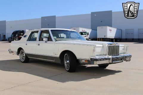 1981 Lincoln Continental image 23