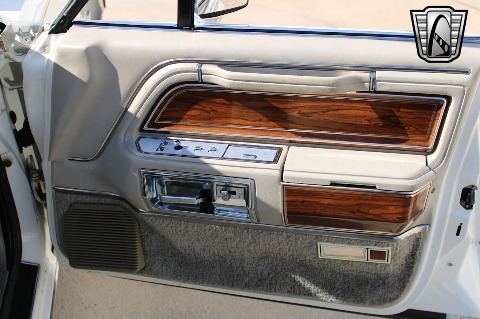 1981 Lincoln Continental image 75