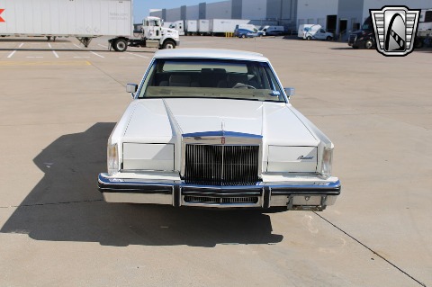 1981 Lincoln Continental image 24
