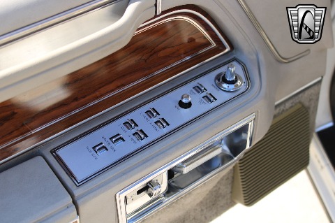 1981 Lincoln Continental image 51