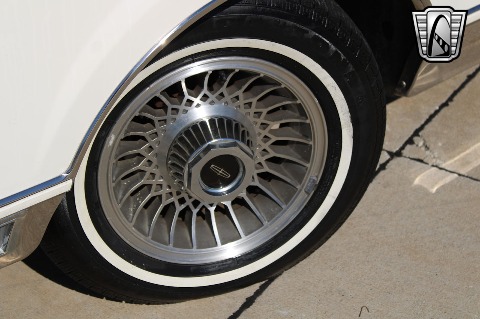 1981 Lincoln Continental image 103