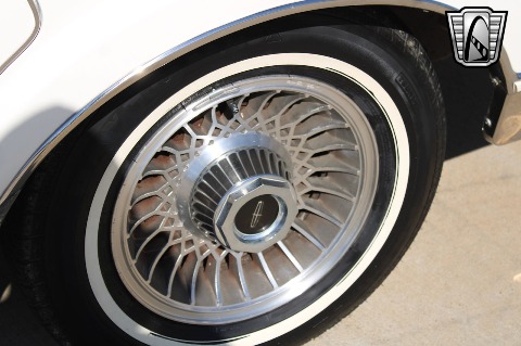 1981 Lincoln Continental image 104