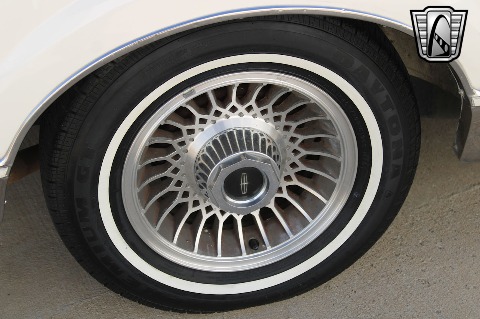 1981 Lincoln Continental image 106