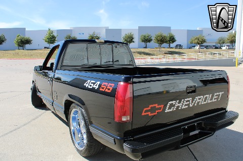 1990 Chevrolet C1500 image 11
