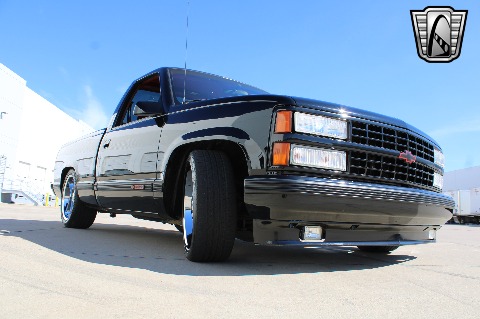 1990 Chevrolet C1500 image 24