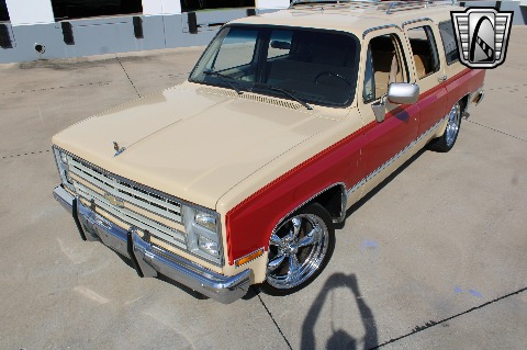 1987 Chevrolet Suburban image 3