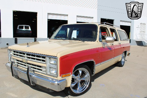 1987 Chevrolet Suburban image 4