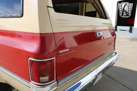 1987 Chevrolet Suburban image 56