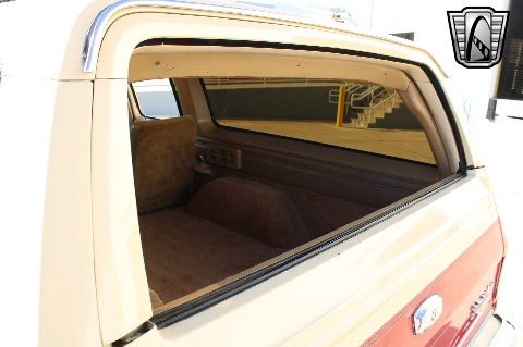 1987 Chevrolet Suburban image 31