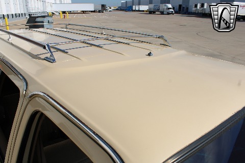 1987 Chevrolet Suburban image 33