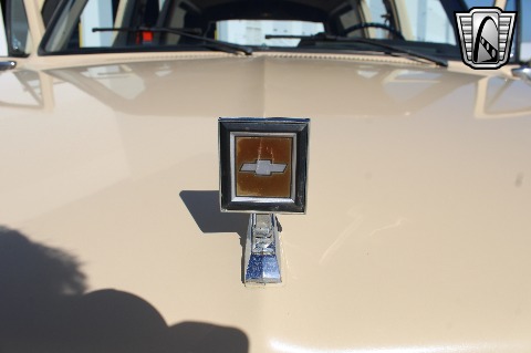 1987 Chevrolet Suburban image 86