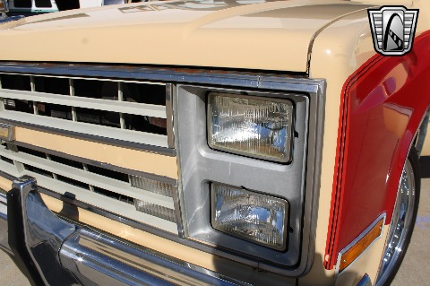 1987 Chevrolet Suburban image 88