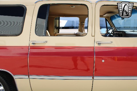 1987 Chevrolet Suburban image 38