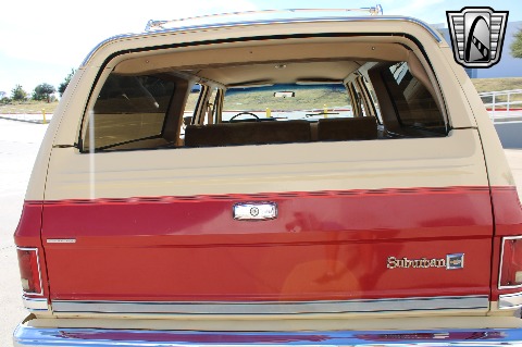 1987 Chevrolet Suburban image 40