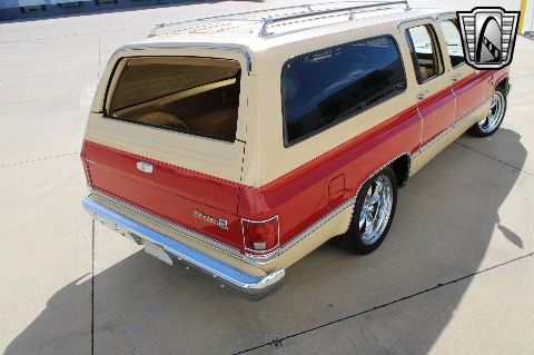 1987 Chevrolet Suburban image 15