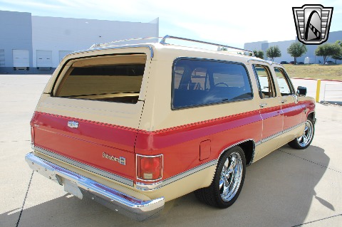 1987 Chevrolet Suburban image 16