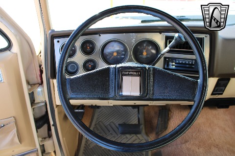 1987 Chevrolet Suburban image 68