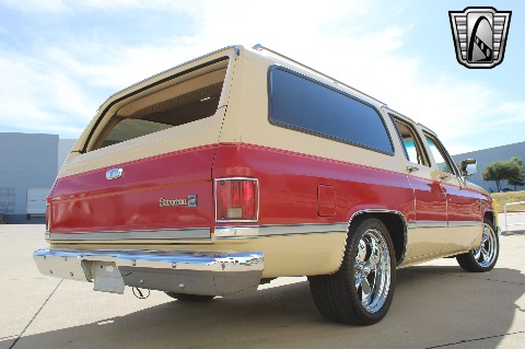 1987 Chevrolet Suburban image 17