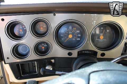 1987 Chevrolet Suburban image 69