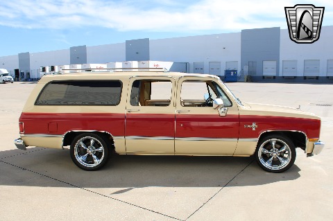 1987 Chevrolet Suburban image 18