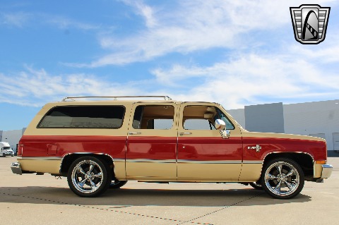 1987 Chevrolet Suburban image 19