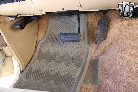 1987 Chevrolet Suburban image 71