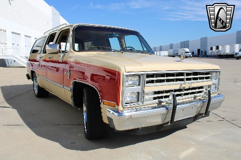 1987 Chevrolet Suburban image 21