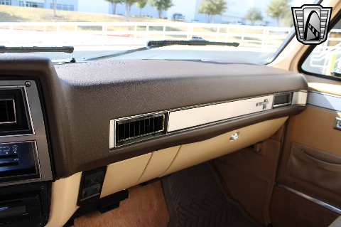 1987 Chevrolet Suburban image 73