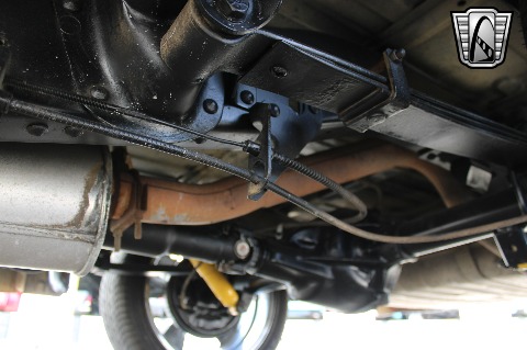 1987 Chevrolet Suburban image 99