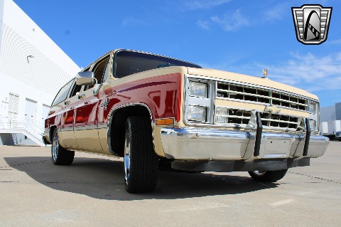 1987 Chevrolet Suburban image 22