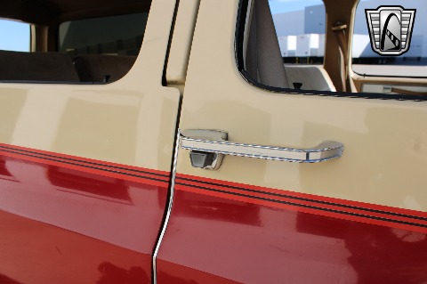 1987 Chevrolet Suburban image 48