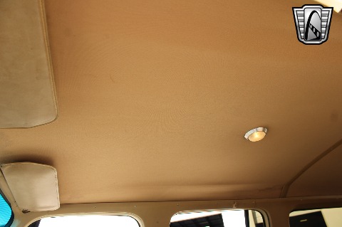 1987 Chevrolet Suburban image 74