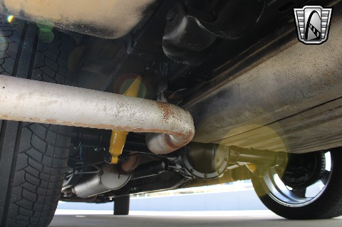 1987 Chevrolet Suburban image 100