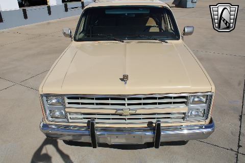 1987 Chevrolet Suburban image 23