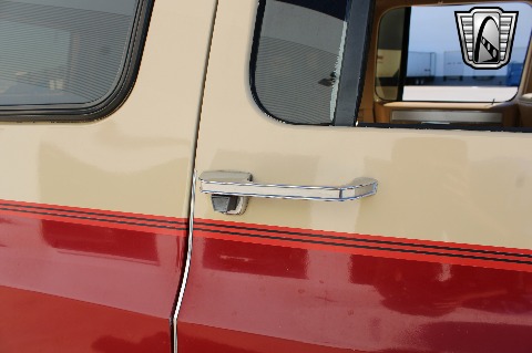 1987 Chevrolet Suburban image 49