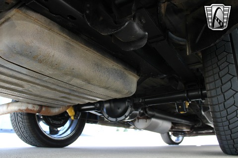 1987 Chevrolet Suburban image 101