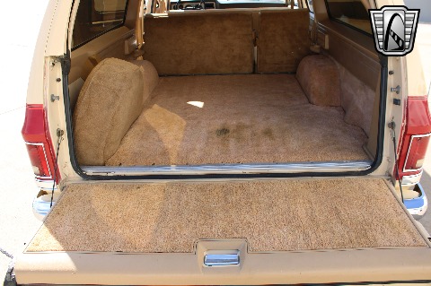 1987 Chevrolet Suburban image 76