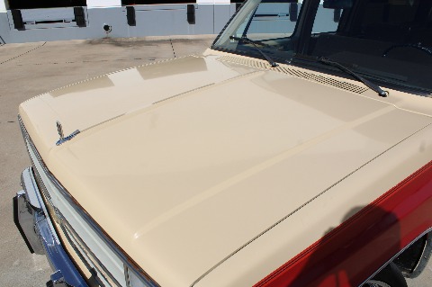 1987 Chevrolet Suburban image 26