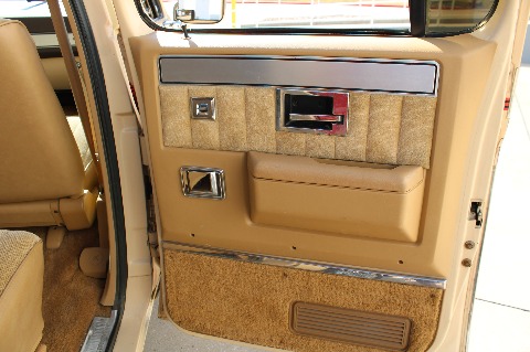 1987 Chevrolet Suburban image 79