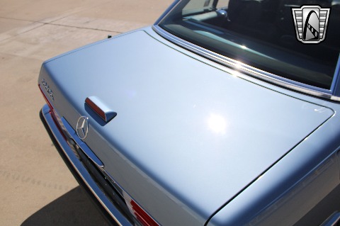 1988 Mercedes-Benz 560SL image 35