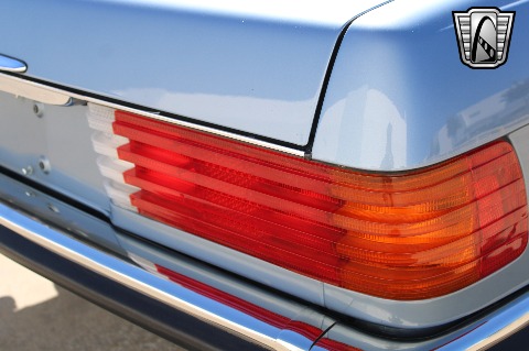 1988 Mercedes-Benz 560SL image 61