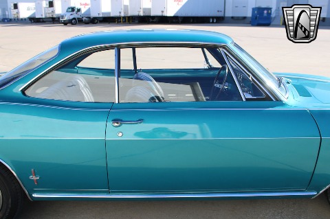 1965 Chevrolet Corvair image 33
