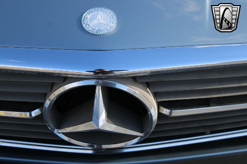 1987 Mercedes-Benz 560SL image 43