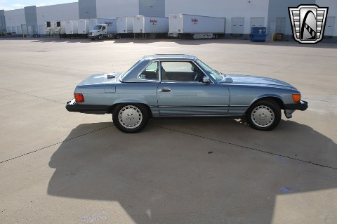 1987 Mercedes-Benz 560SL image 18