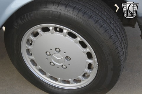 1987 Mercedes-Benz 560SL image 96