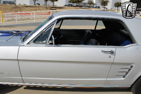 1966 Ford Mustang image 29