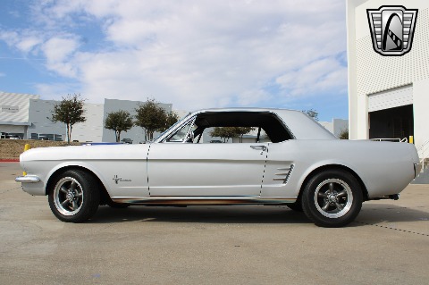 1966 Ford Mustang image 8