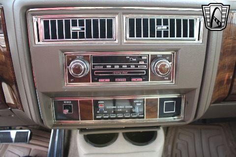 1986 Cadillac Fleetwood image 57