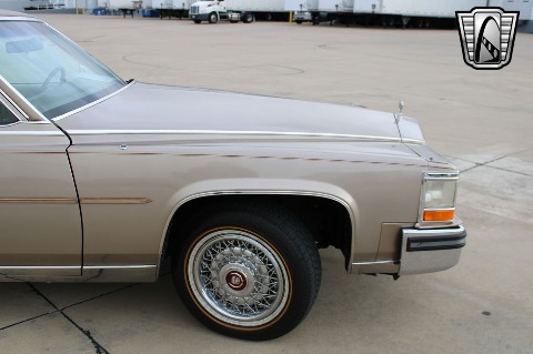 1986 Cadillac Fleetwood image 32