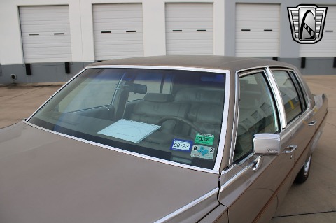 1986 Cadillac Fleetwood image 36